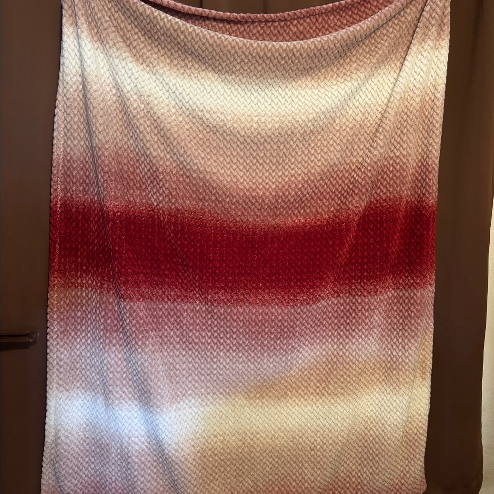 Striped Ombre Knit Throw Blanket in Red and Cream